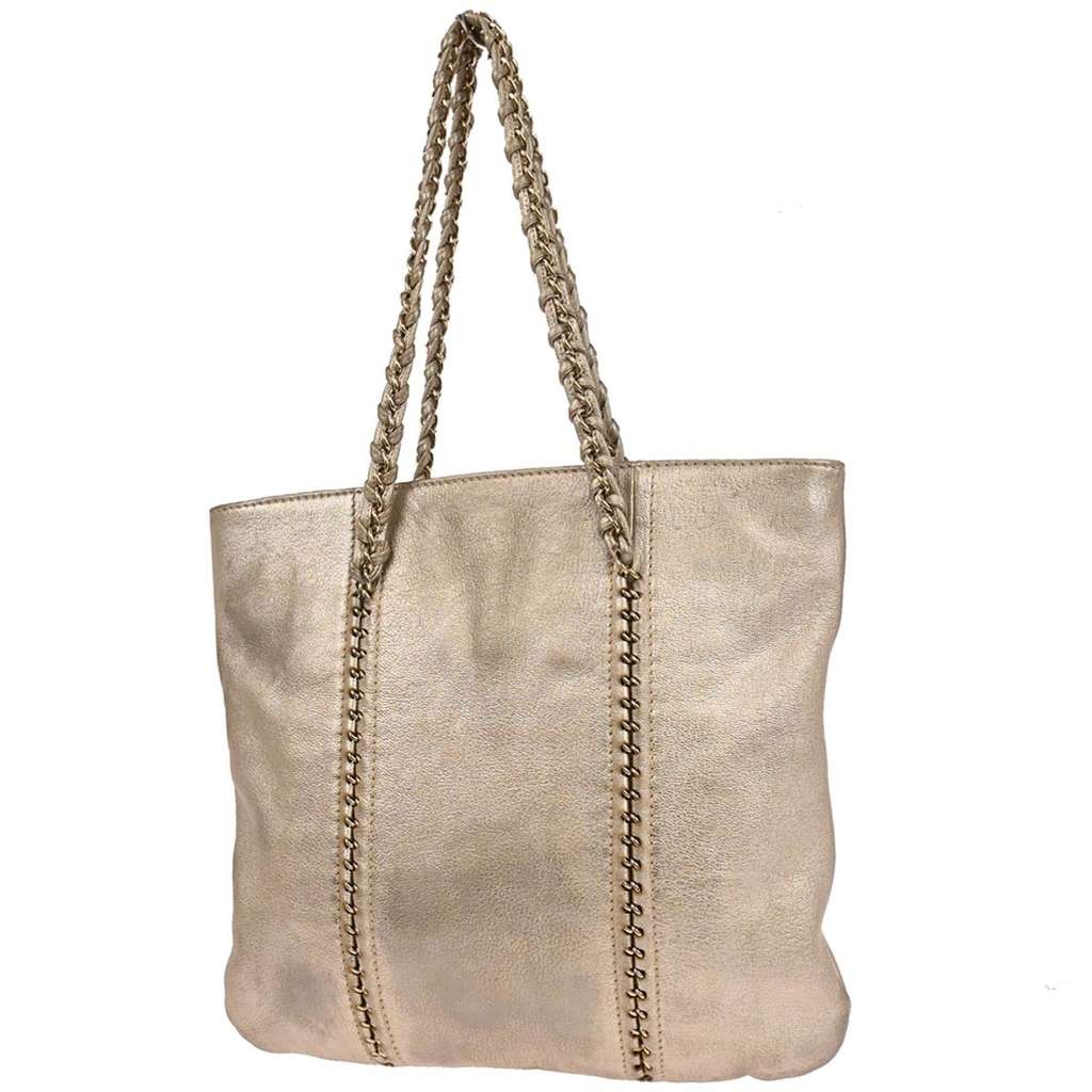 Chanel Luxe Ligne Zipped Tote Gold Leather Good condition - Back View