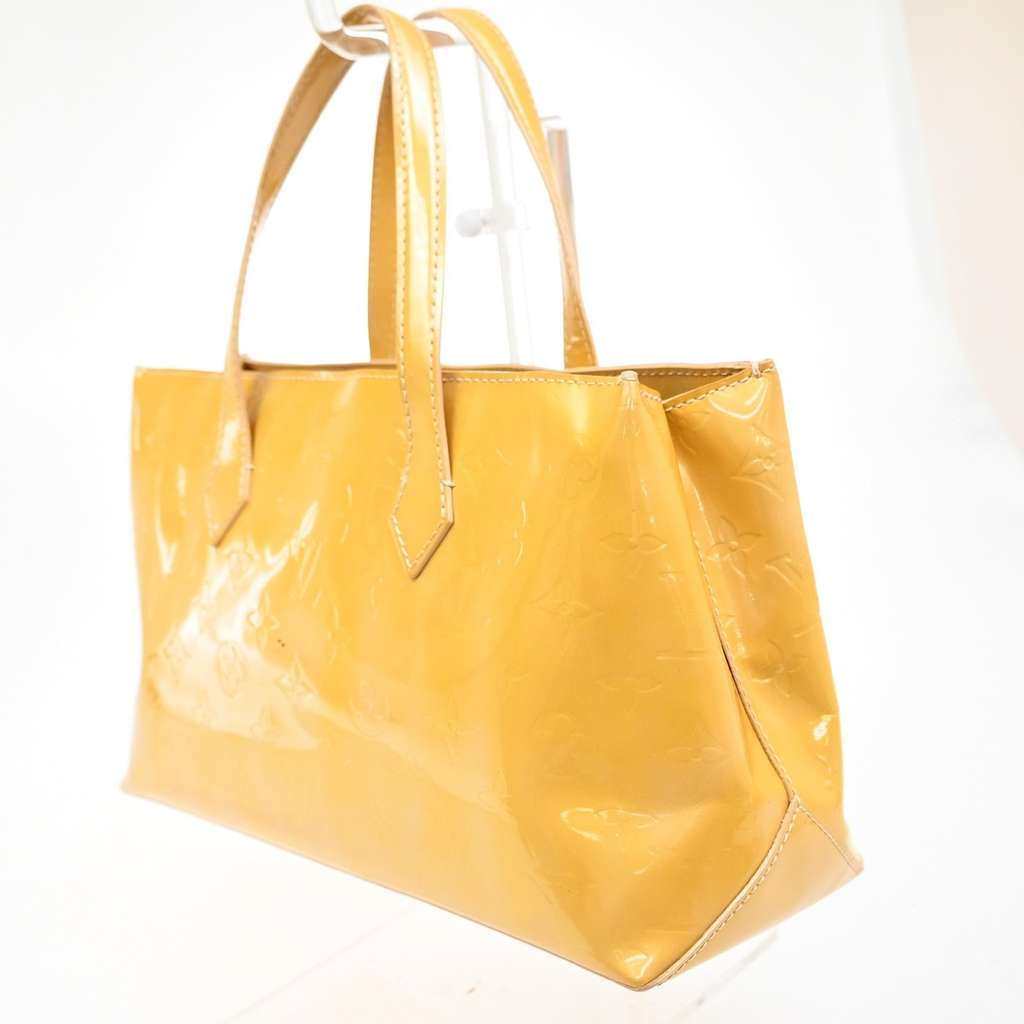 Louis Vuitton Wilshire Handbag Beige Good condition - Model View