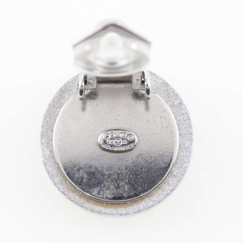 Chanel CC Round Clip-On Earrings Silver Plastic Good condition - Box View