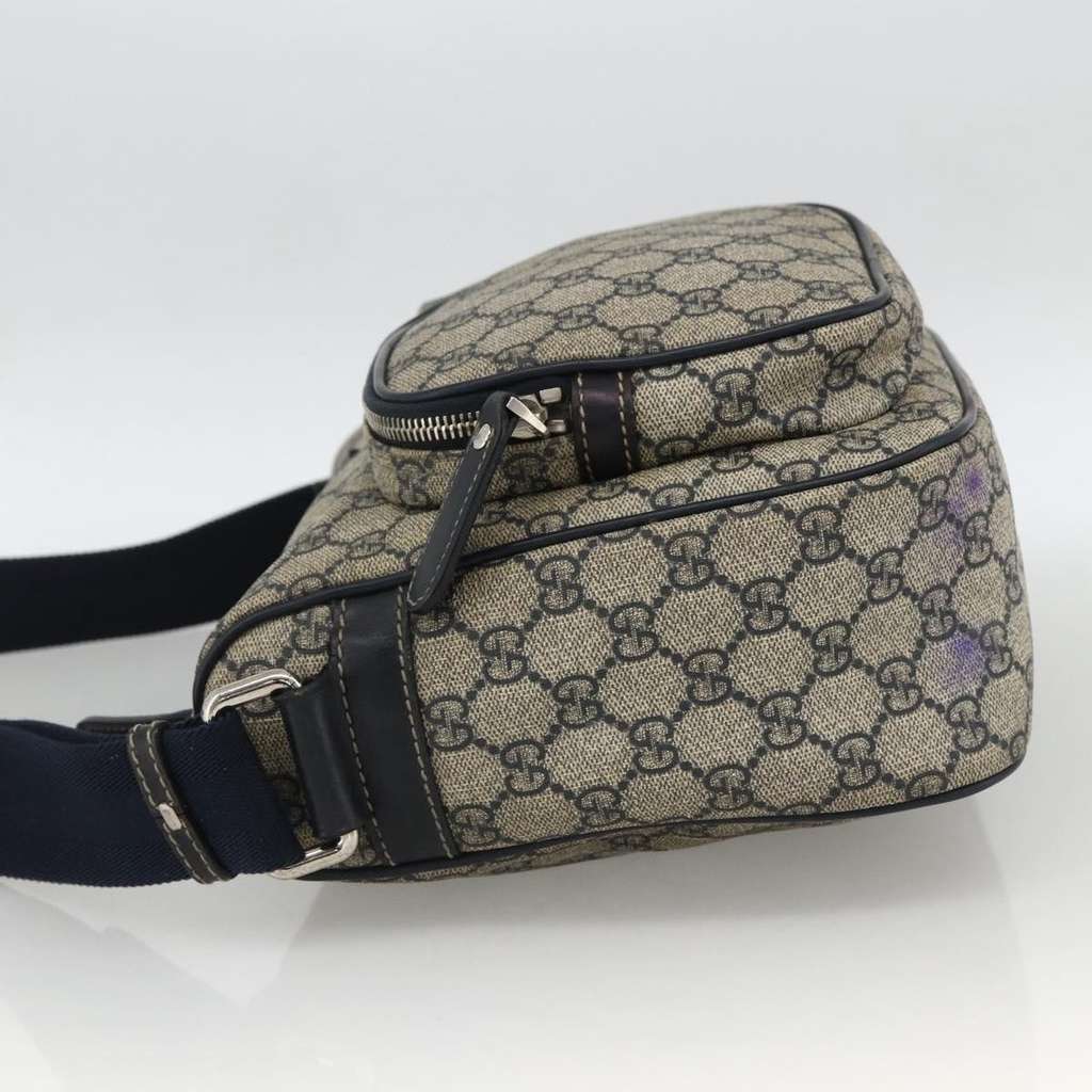 Gucci Double Pocket Messenger Bag Navy Canvas Fair condition - Model View