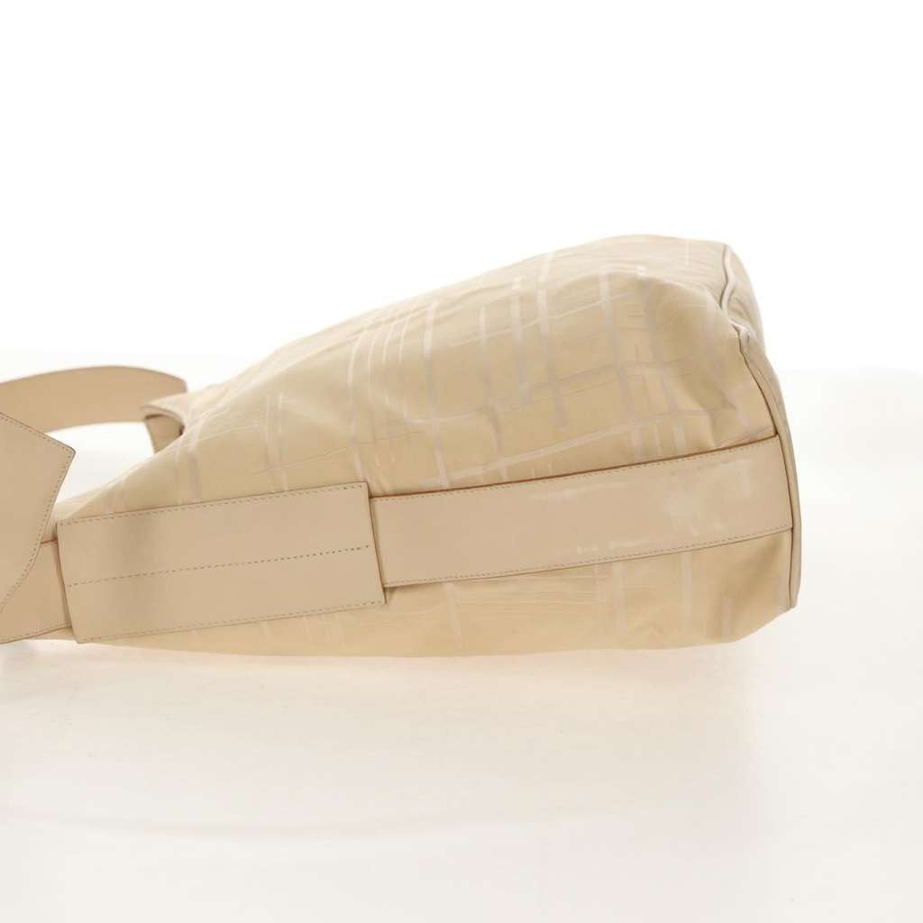 Salvatore Ferragamo Vintage Shoulder Bag Beige Good condition - Model View