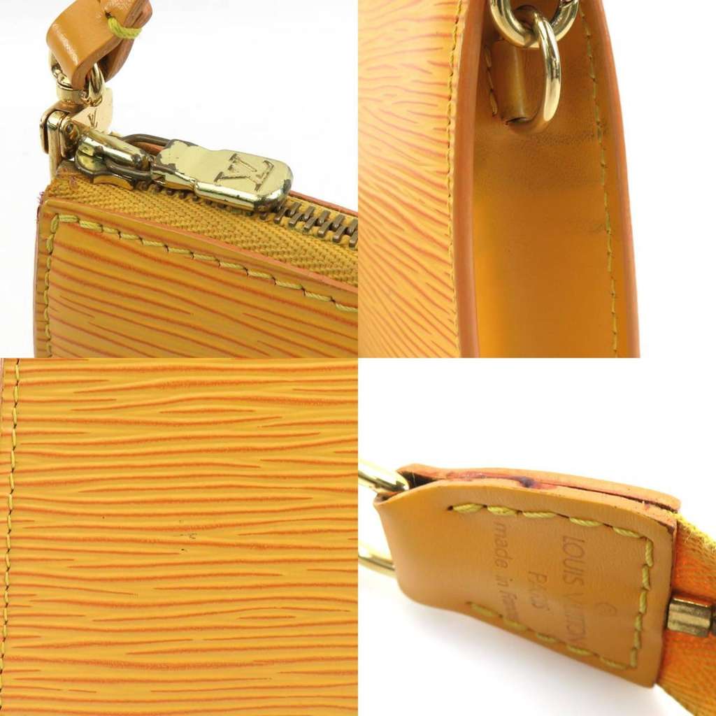 Louis Vuitton Pochette Accessoires Yellow Leather Good condition - Model View