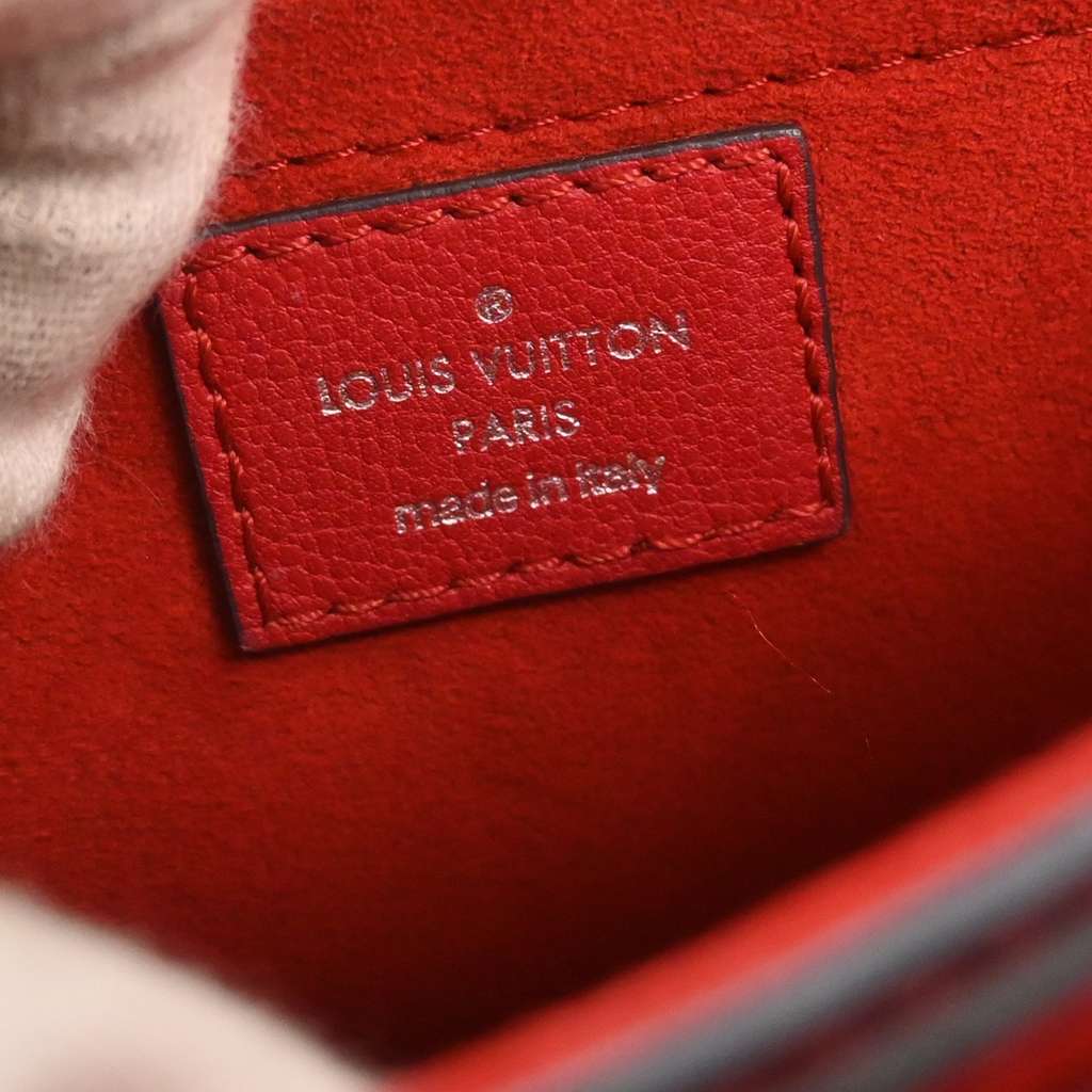 Louis Vuitton Very Messenger Red Leather Good condition - Model View