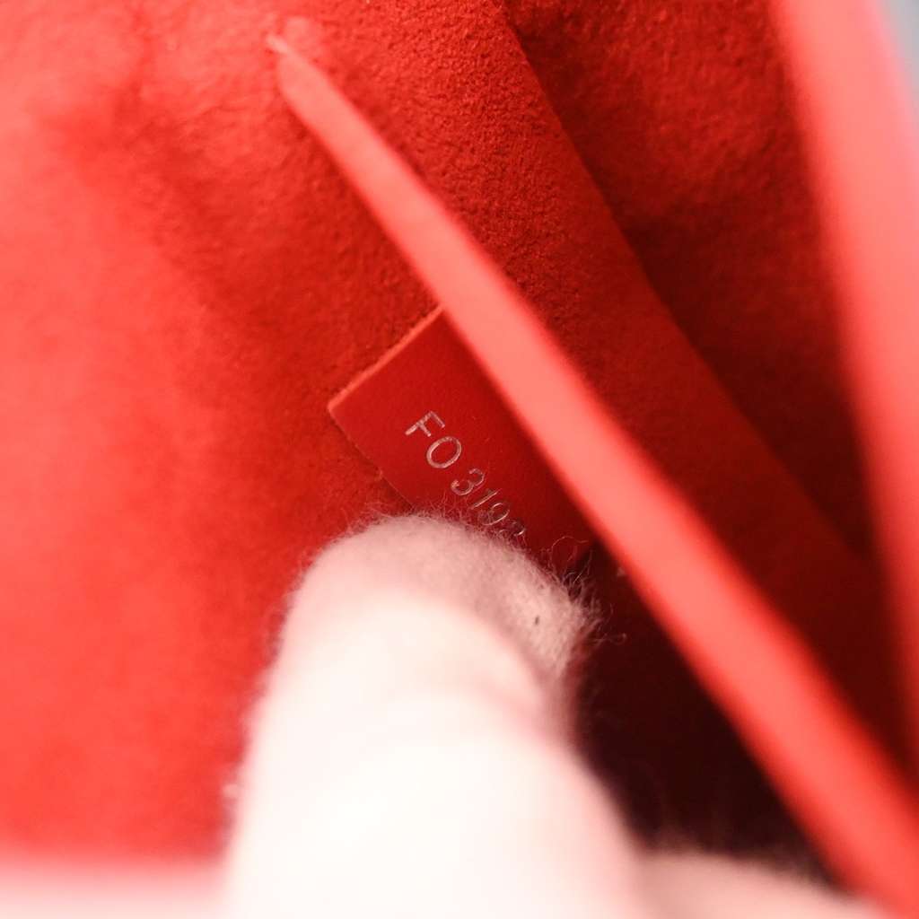 Louis Vuitton Very Messenger Red Leather Good condition - Box View