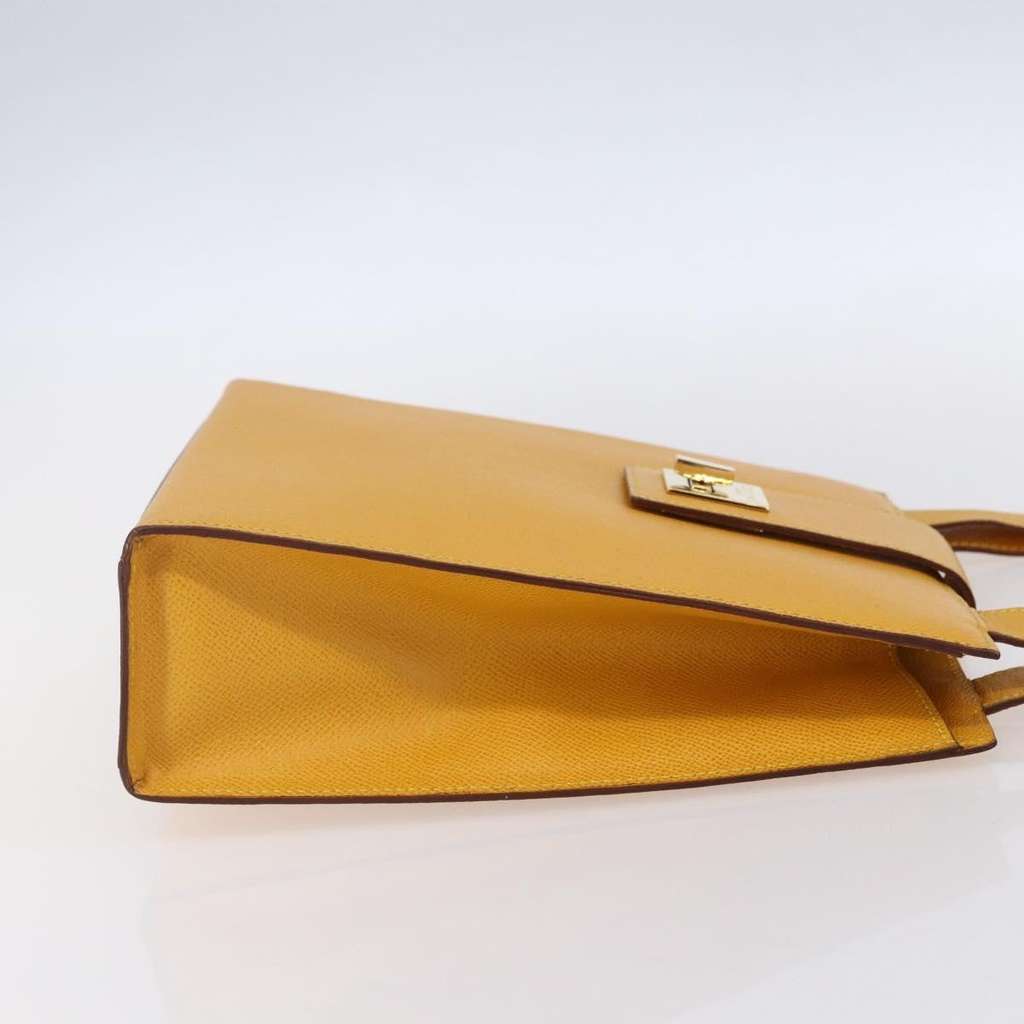Celine Vintage Shoulder Bag Yellow Leather Good condition - Model View
