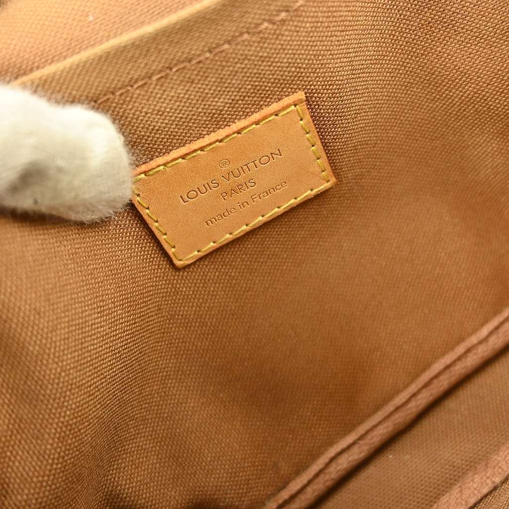 Louis Vuitton Bosphore Waist Bag Brown Canvas Fair condition - Model View