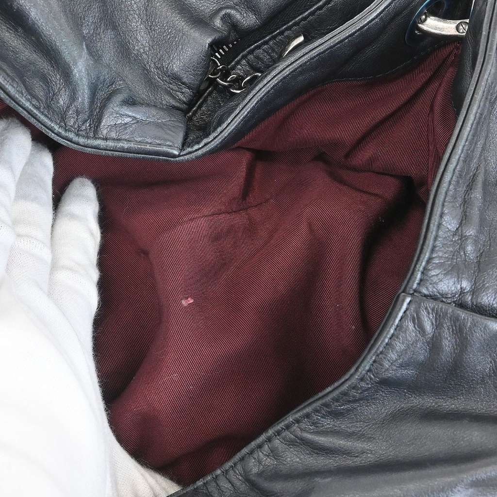 Chanel Coco Pleats Hobo Black Leather Good condition - Inside View