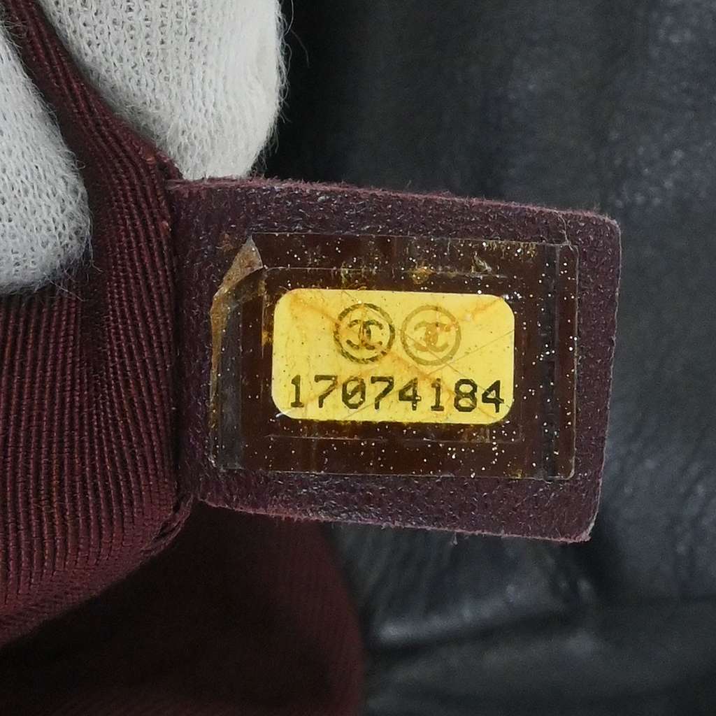 Chanel Coco Pleats Hobo Black Leather Good condition - Box View