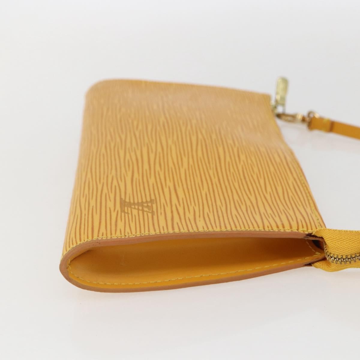 Louis Vuitton Pochette Accessoires Yellow Leather Good condition - Model View