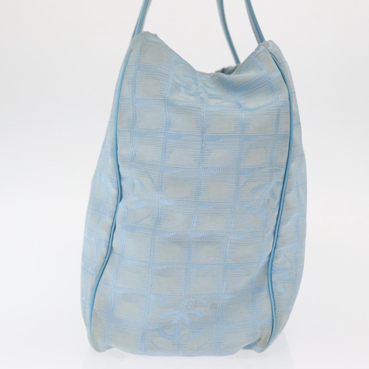 Chanel Travel Line Tote Blue Fair condition - Model View