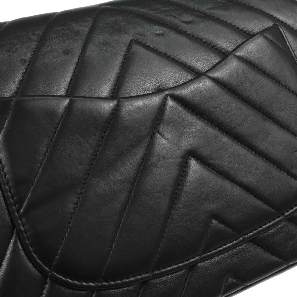 Chanel Timeless - Classic Double Flap Bag Black Leather Good condition - Model View