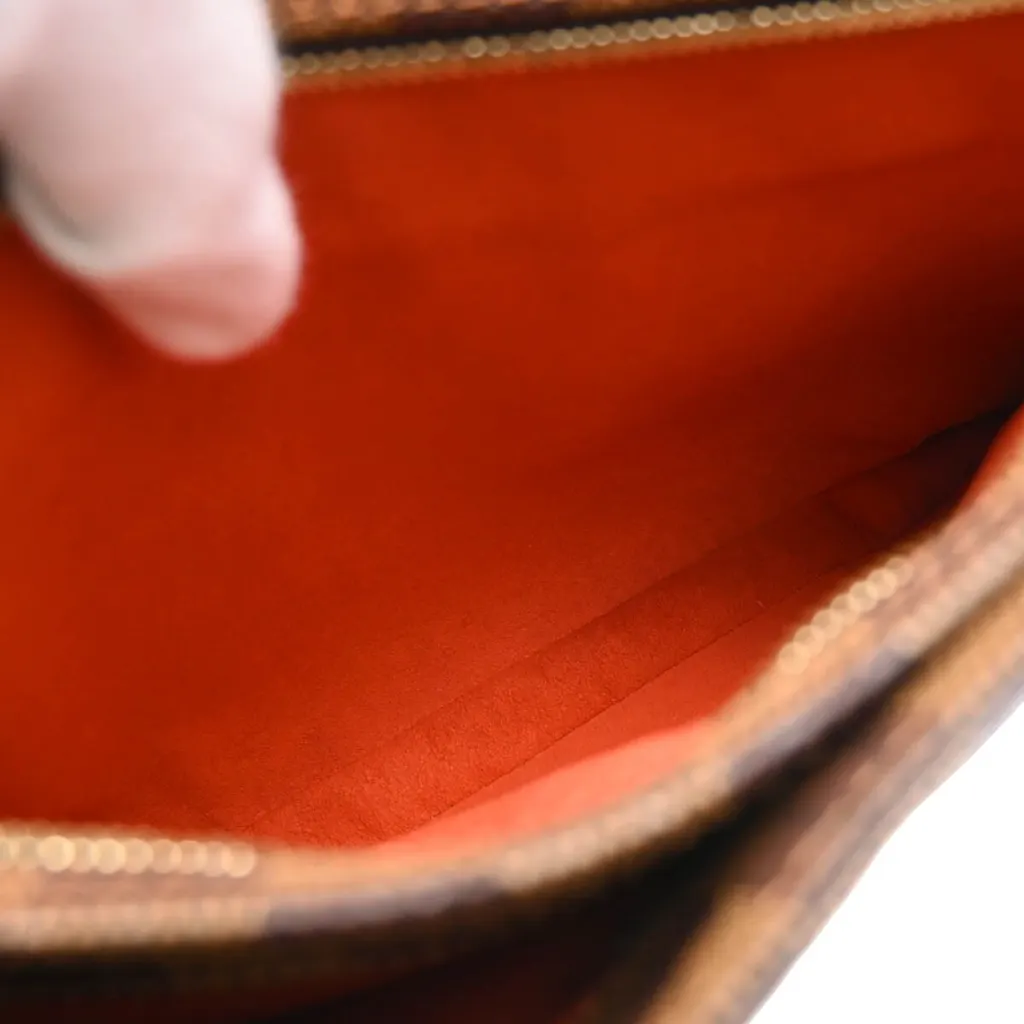 Louis Vuitton Aubagne Bag Brown Canvas Good - Model View
