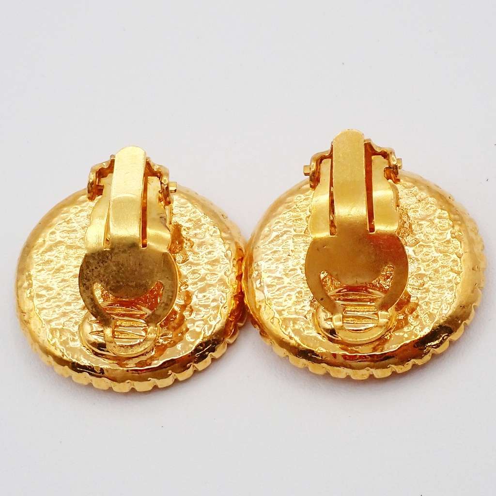 Chanel Vintage CC Round Button Clip-On Earrings Gold Good condition - Back View