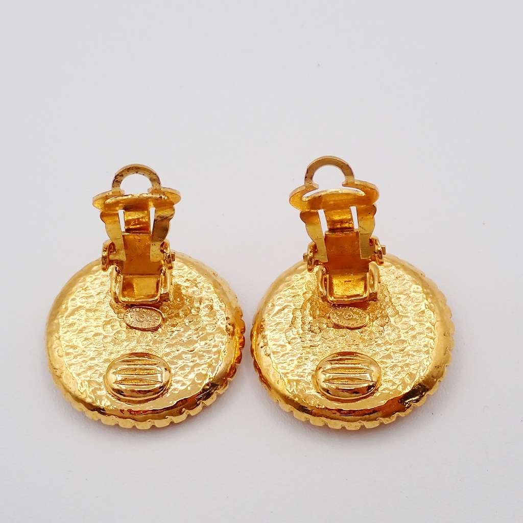 Chanel Vintage CC Round Button Clip-On Earrings Gold Good condition - Inside View