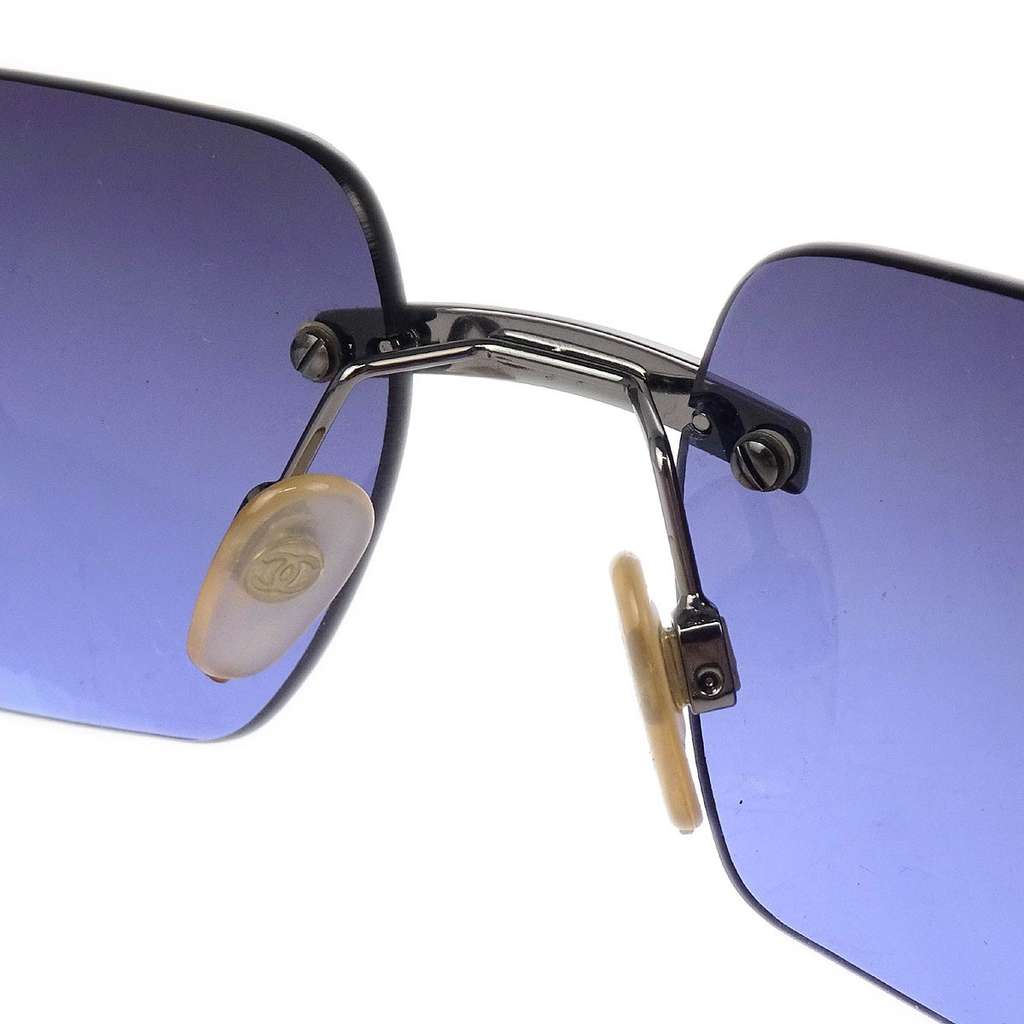Chanel Logo CC Sunglasses Purple Metal Good condition - Model View