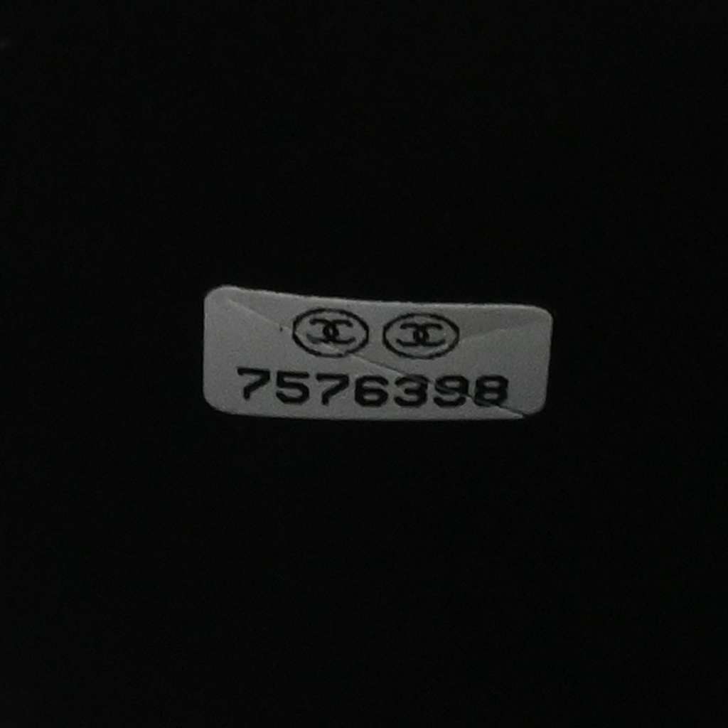 Chanel Vintage Timeless Cosmetic Case Black Leather Good condition - Model View