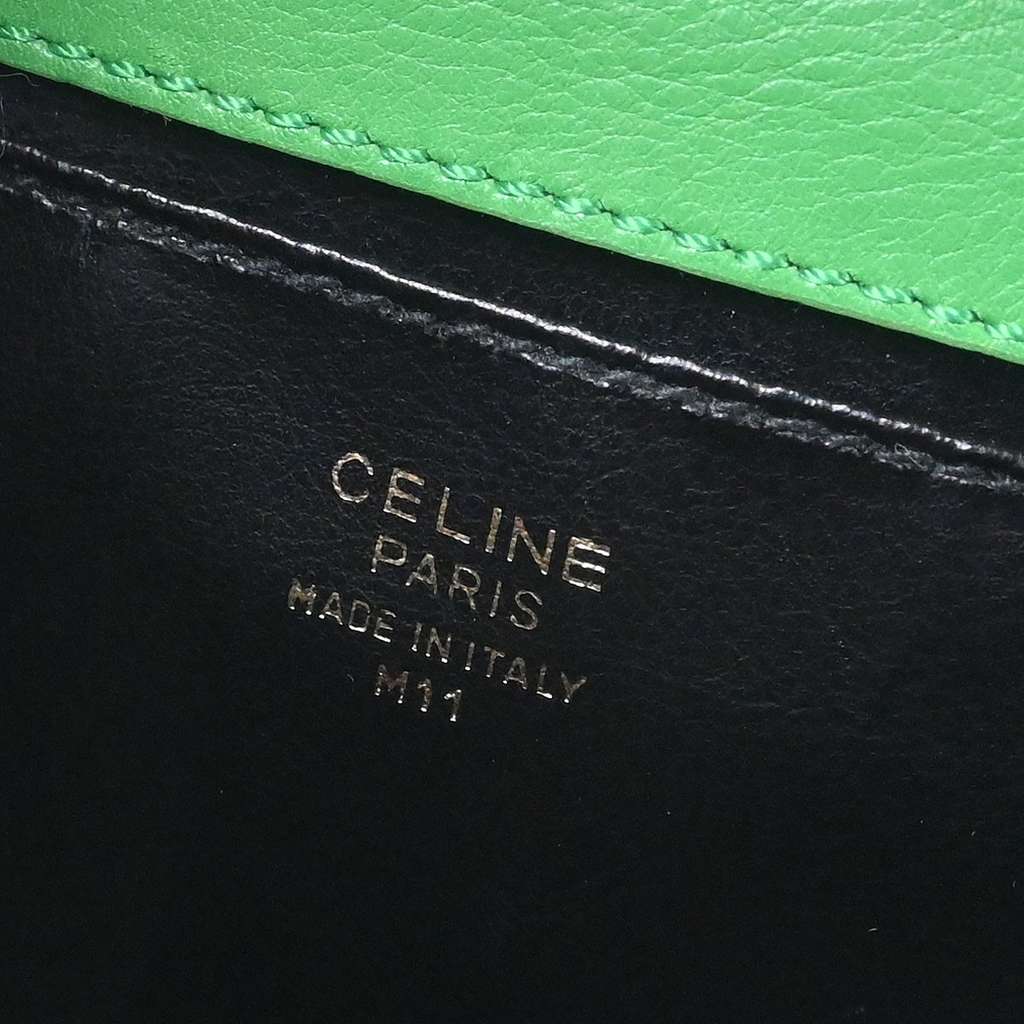 Celine Handbag Green Leather Good condition - Model View