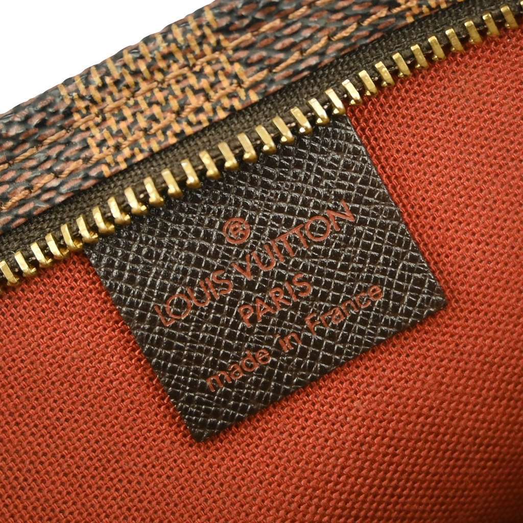 Louis Vuitton Trousse Make Up Bag Brown Canvas Good condition - Model View