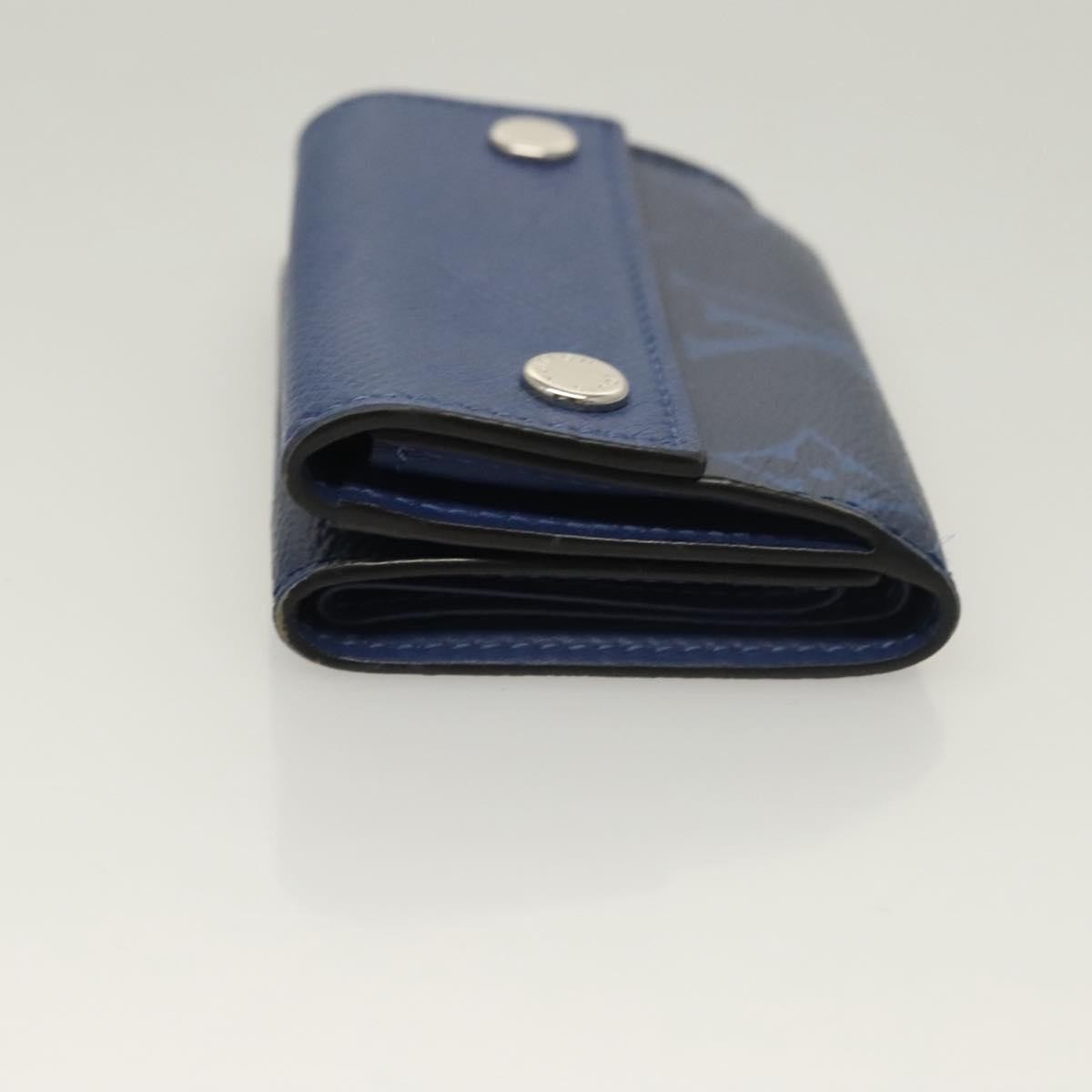 Louis Vuitton Discovery Wallet Blue Leather Good condition - Model View