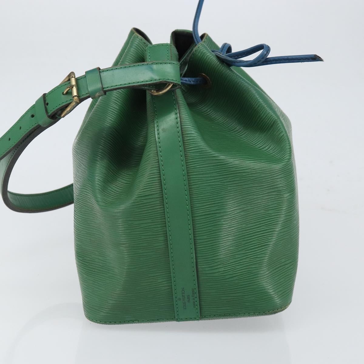 Louis Vuitton Petit Noe Handbag Green Leather Fair condition - Model View
