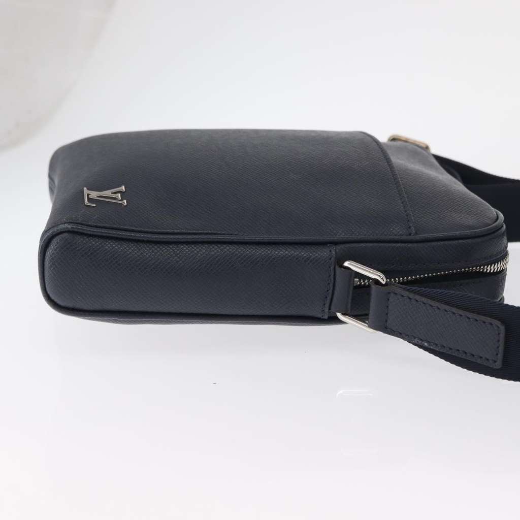 Louis Vuitton Alex Messenger Bag Navy Leather Good condition - Inside View