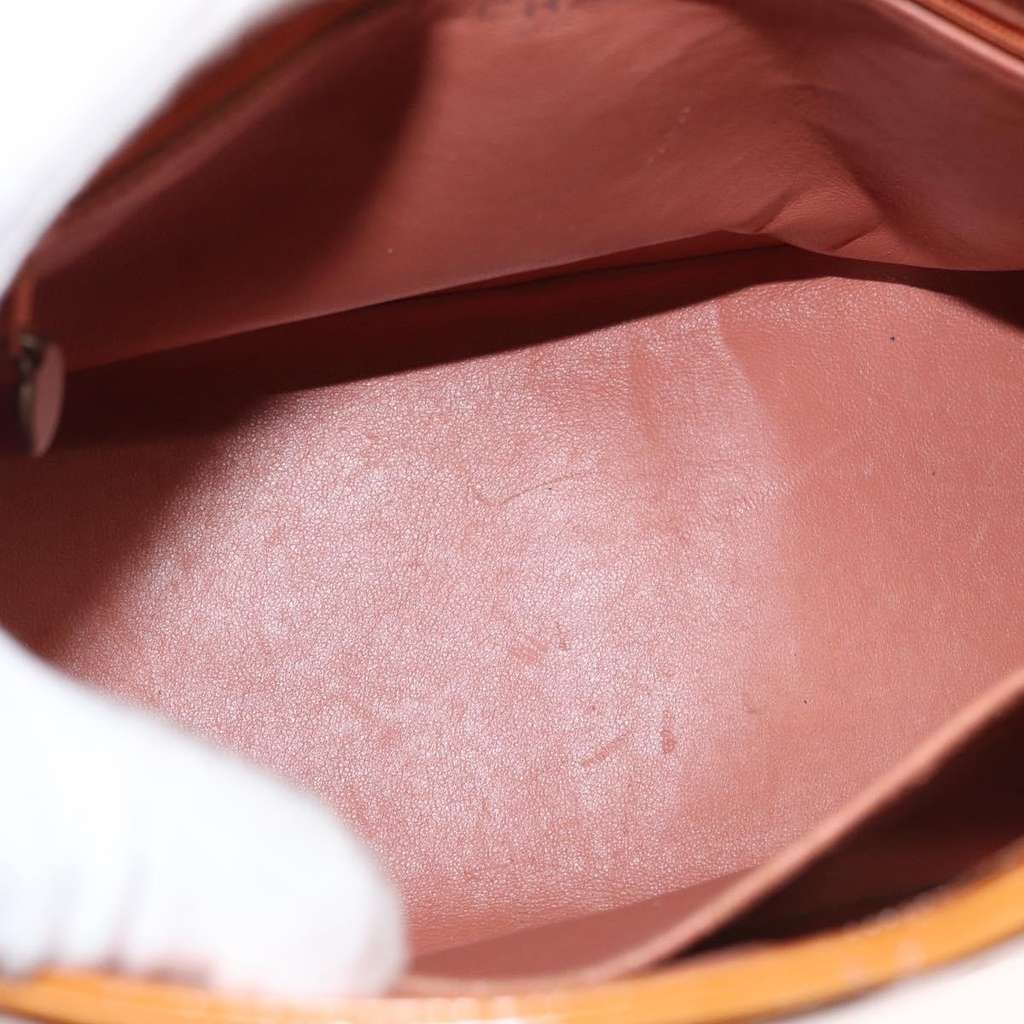 Chanel Medallion Tote Beige Good condition - Box View