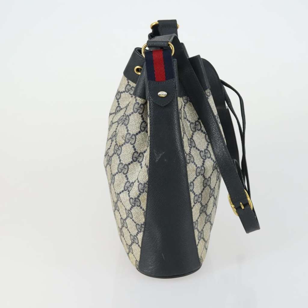 Gucci Drawstring Bucket Bag Navy Fair condition - Model View