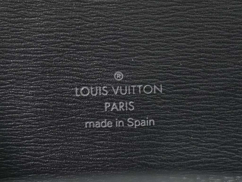 Louis Vuitton Cluny Shoulder Bag Black Leather Good condition - Box View