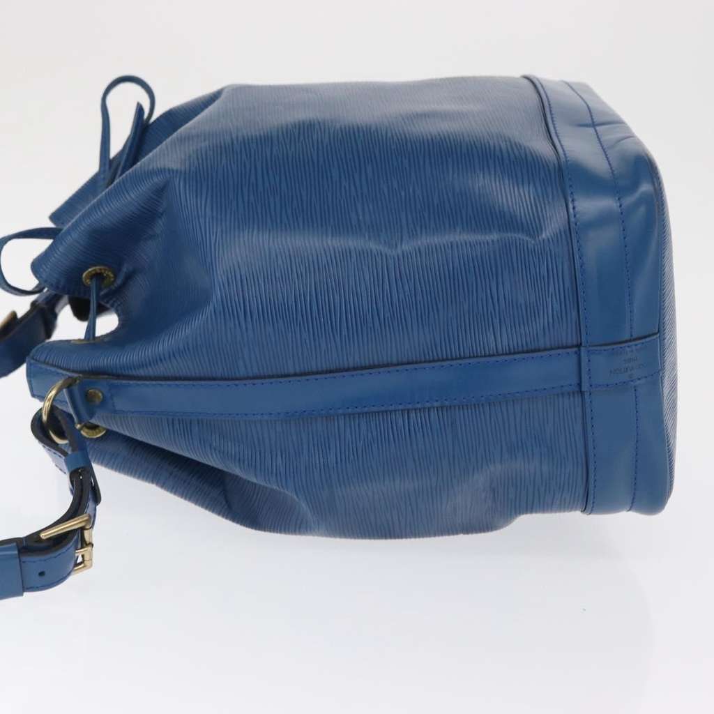 Louis Vuitton Noe Handbag Blue Leather Fair condition - Model View