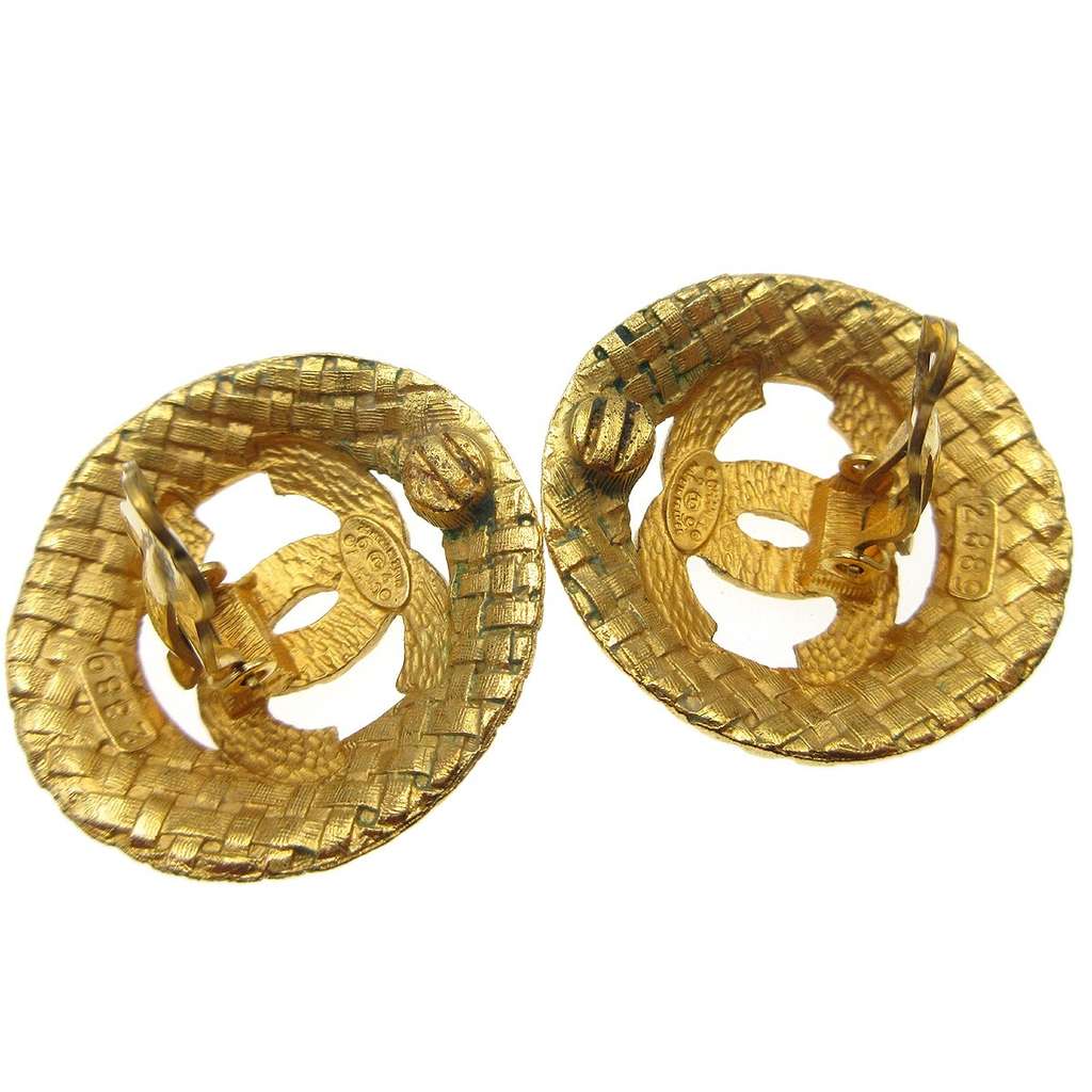 Chanel Vintage CC Round Cutout Clip-On Earrings Gold Good condition - Inside View