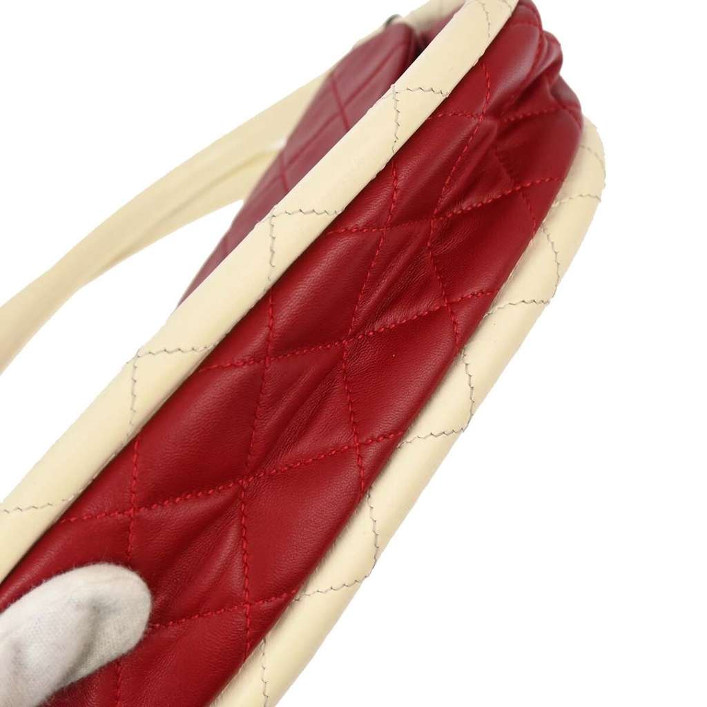 Chanel Hula Hoop Bag Red Good condition - Model View