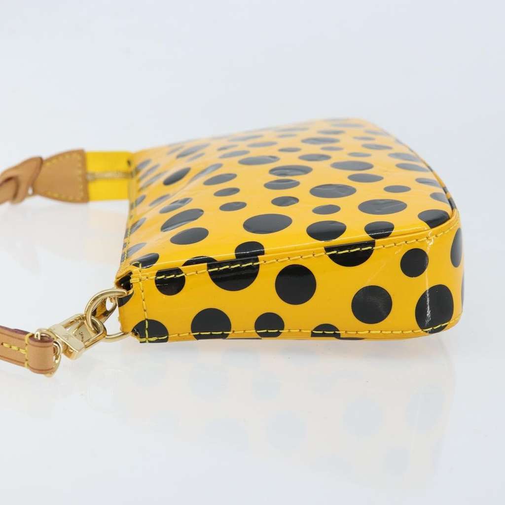 Louis Vuitton Pochette Accessoires NM Yellow Good condition - Model View