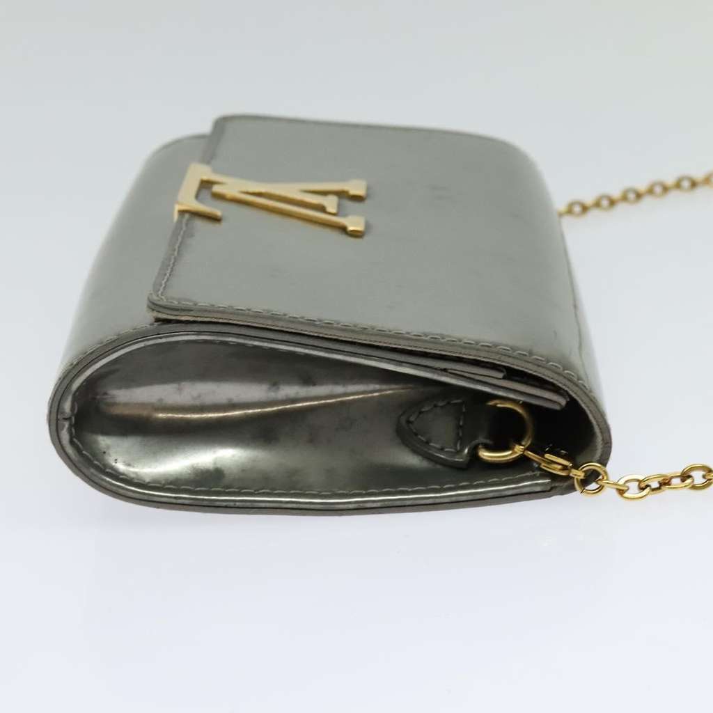 Louis Vuitton Chain Louise Clutch Silver Good condition - Model View