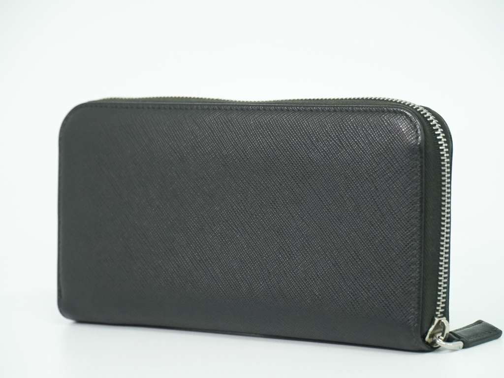 Prada Saffiano Wallet Black Leather Good condition - Back View