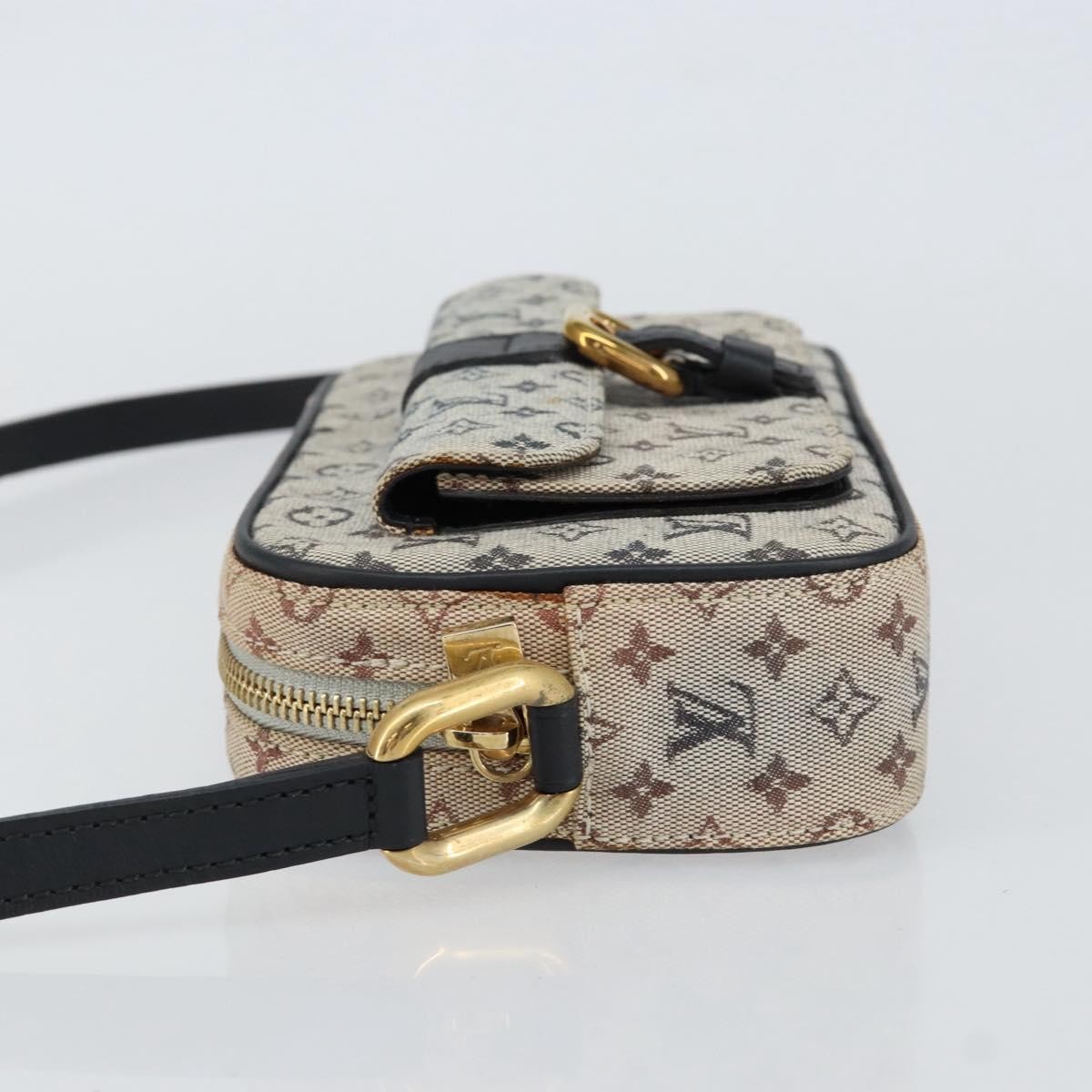 Louis Vuitton Juliette Crossbody Bag Blue Canvas Good condition - Model View