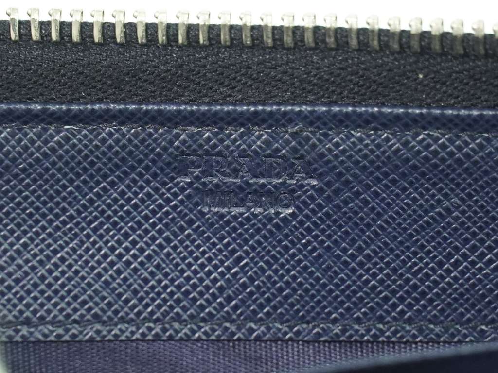 Prada Saffiano Wallet Navy Leather Good condition - Box View