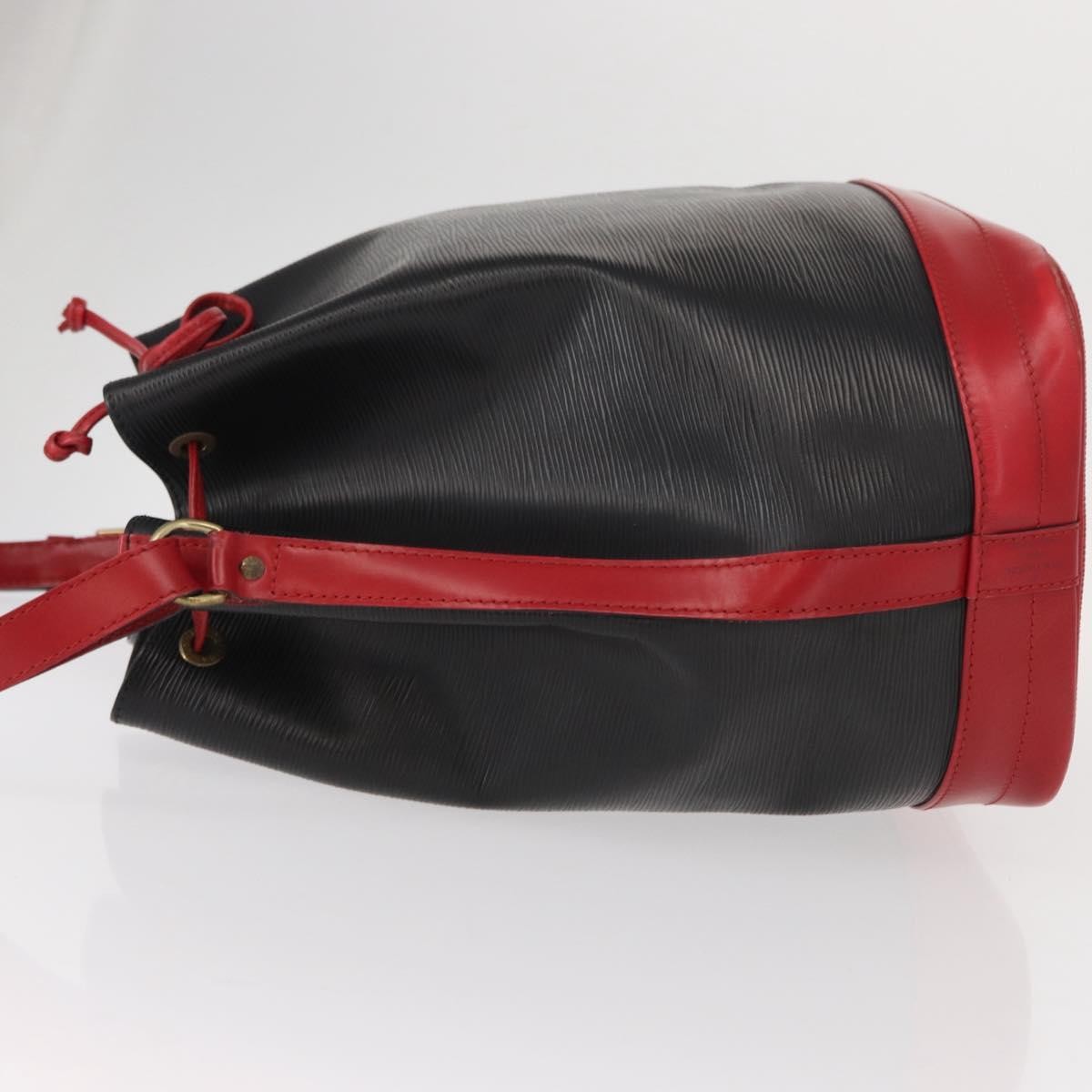 Louis Vuitton Bicolor Noe Handbag Black Leather Fair condition - Model View