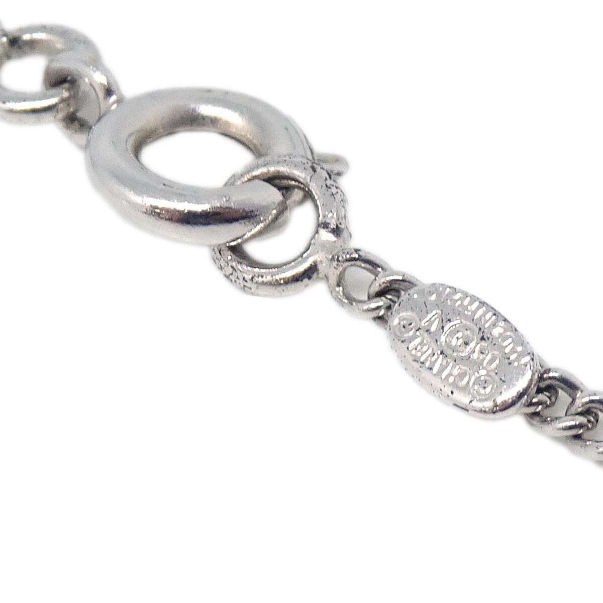 Chanel CC Logo Pendant Necklace Silver Good condition - Model View