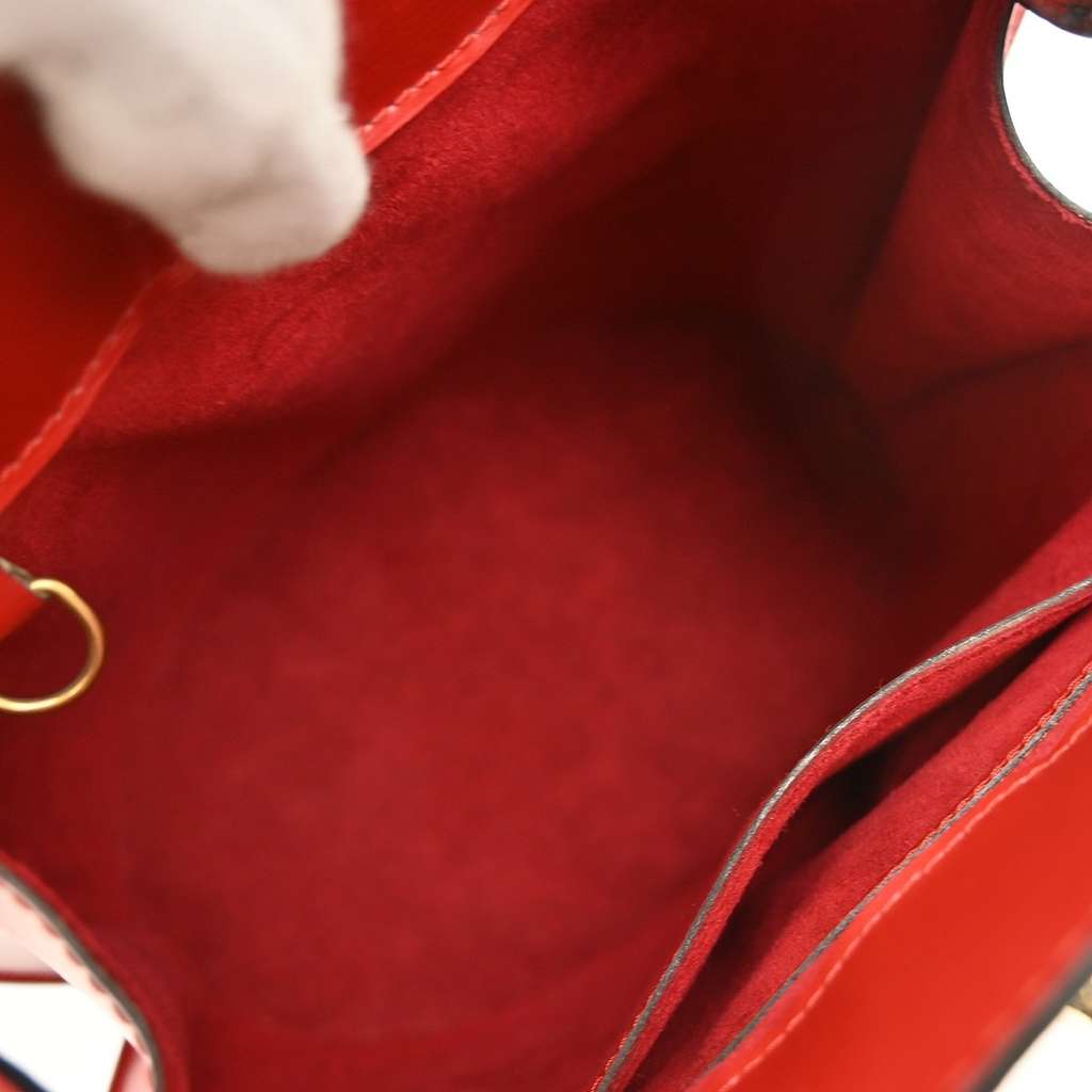 Louis Vuitton Cluny Shoulder Bag Red Leather Good condition - Inside View