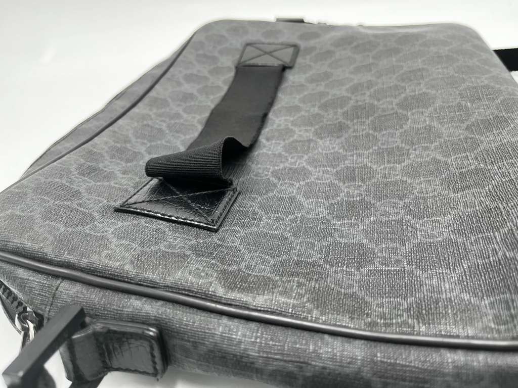 Gucci GG Supreme Shoulder Bag Black Leather Good condition - Inside View