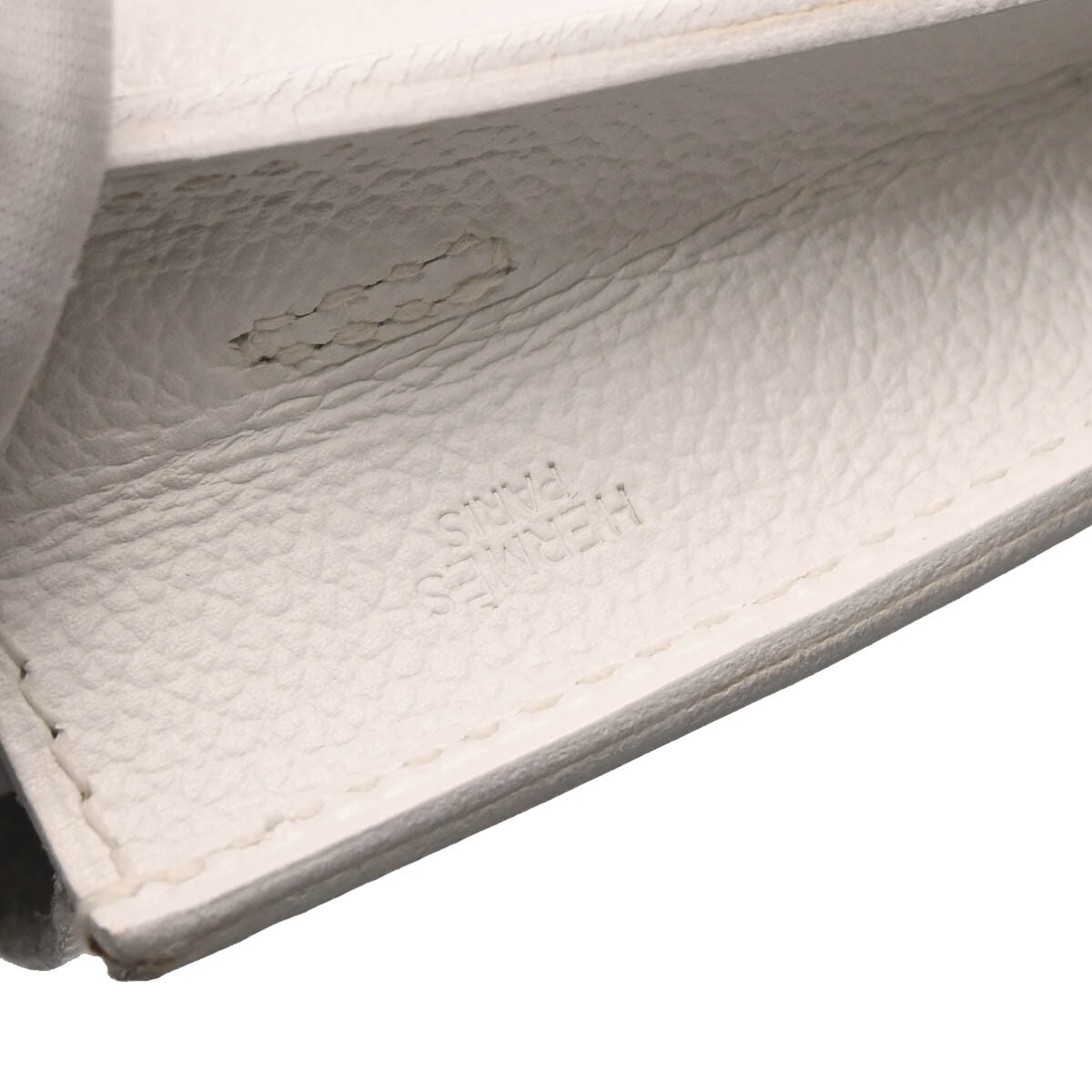 Hermès Onimaitou Handbag White Leather Good condition - Box View