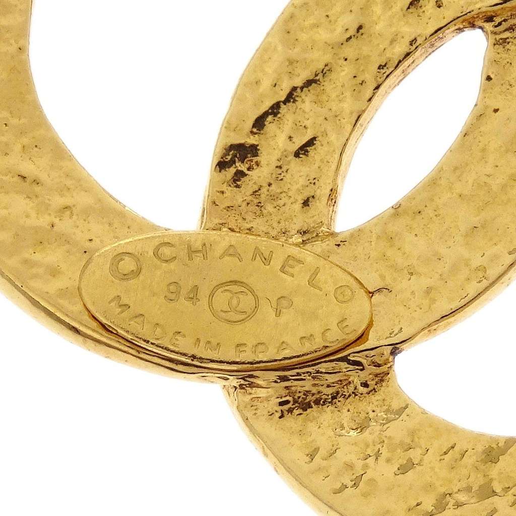 Chanel Vintage CC Pendent Necklace Gold Good condition - Model View