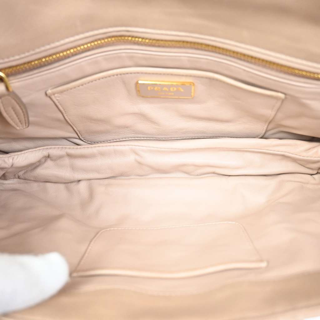 Prada Turnlock Shoulder Bag Beige Leather Good condition - Box View