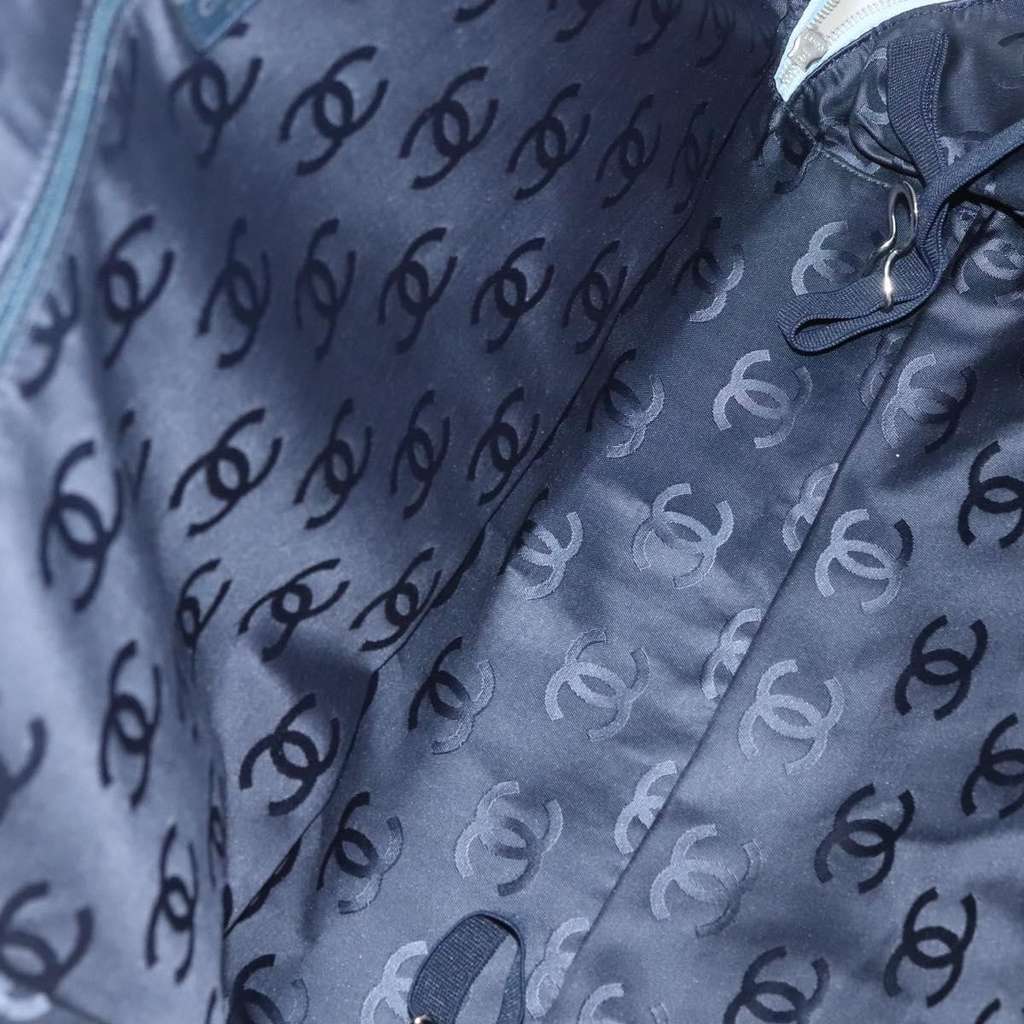 Chanel Zip Around Travel Bag Blue Good condition - Box View