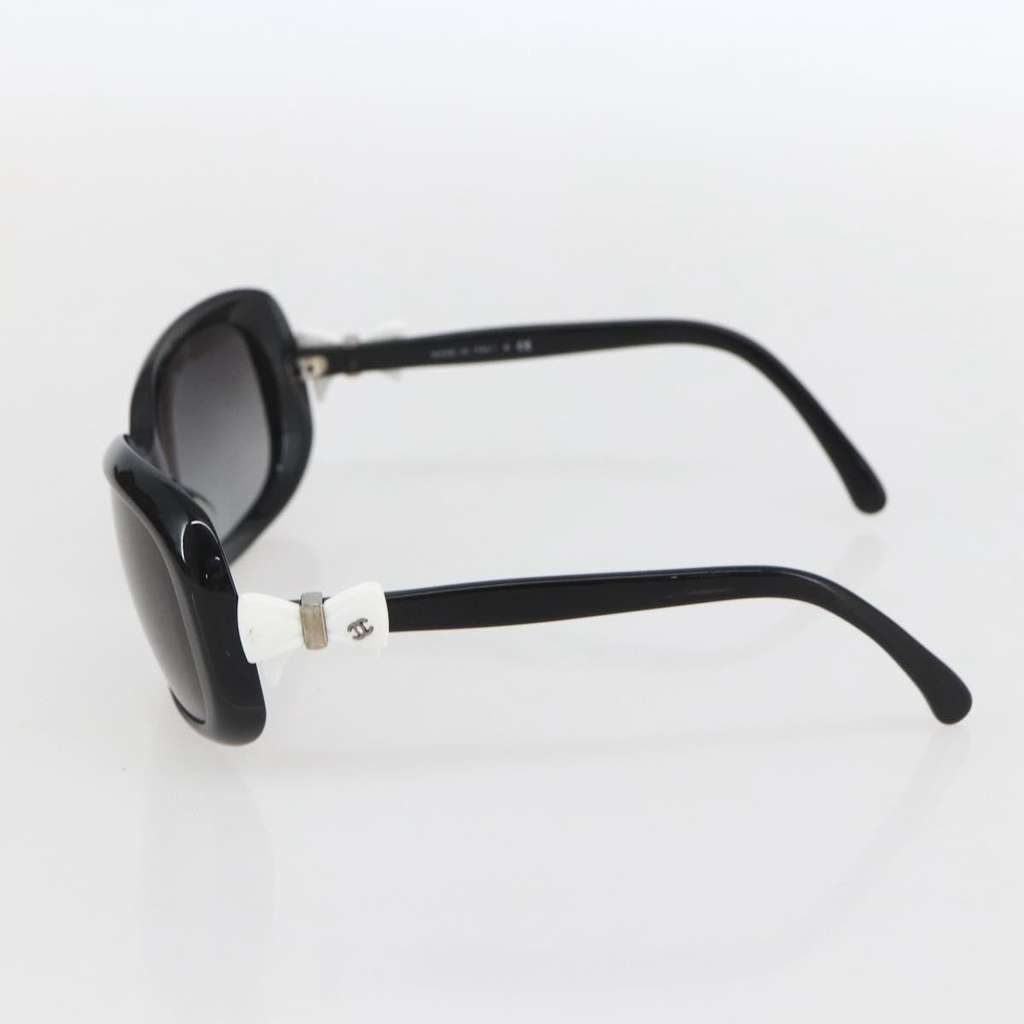 Chanel Logo CC Sunglasses Black Plastic Good condition - Model View