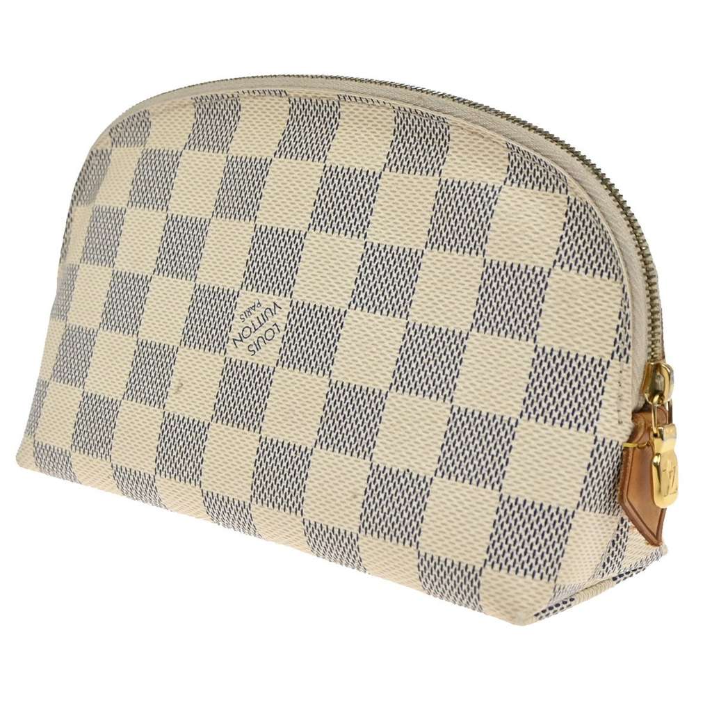 Louis Vuitton Cosmetic Pouch White Canvas Good condition - Model View
