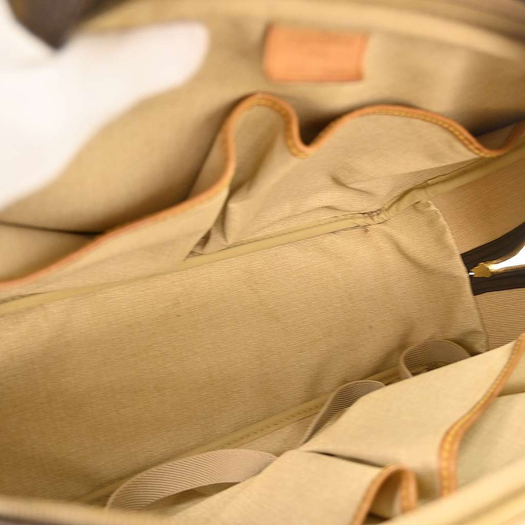 Louis Vuitton Deauville Handbag Brown Canvas Fair condition - Model View