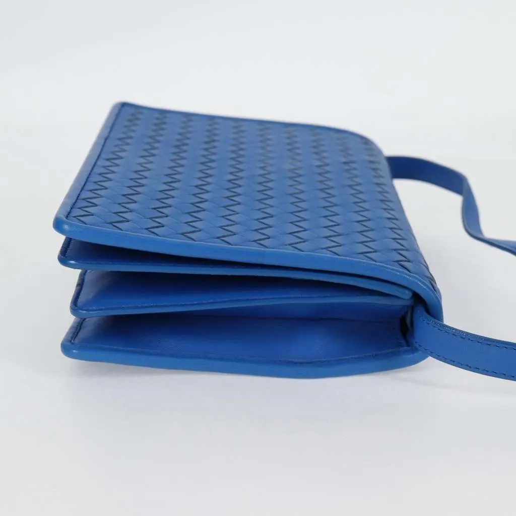 Bottega Veneta Vintage Double Compartment Flap Bag Blue Leather Good - Model View