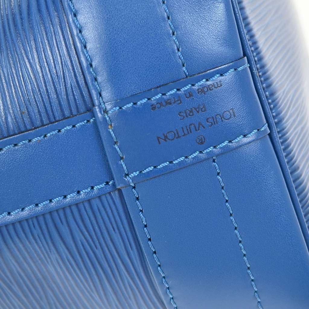Louis Vuitton Noe Handbag Blue Leather Good condition - Model View