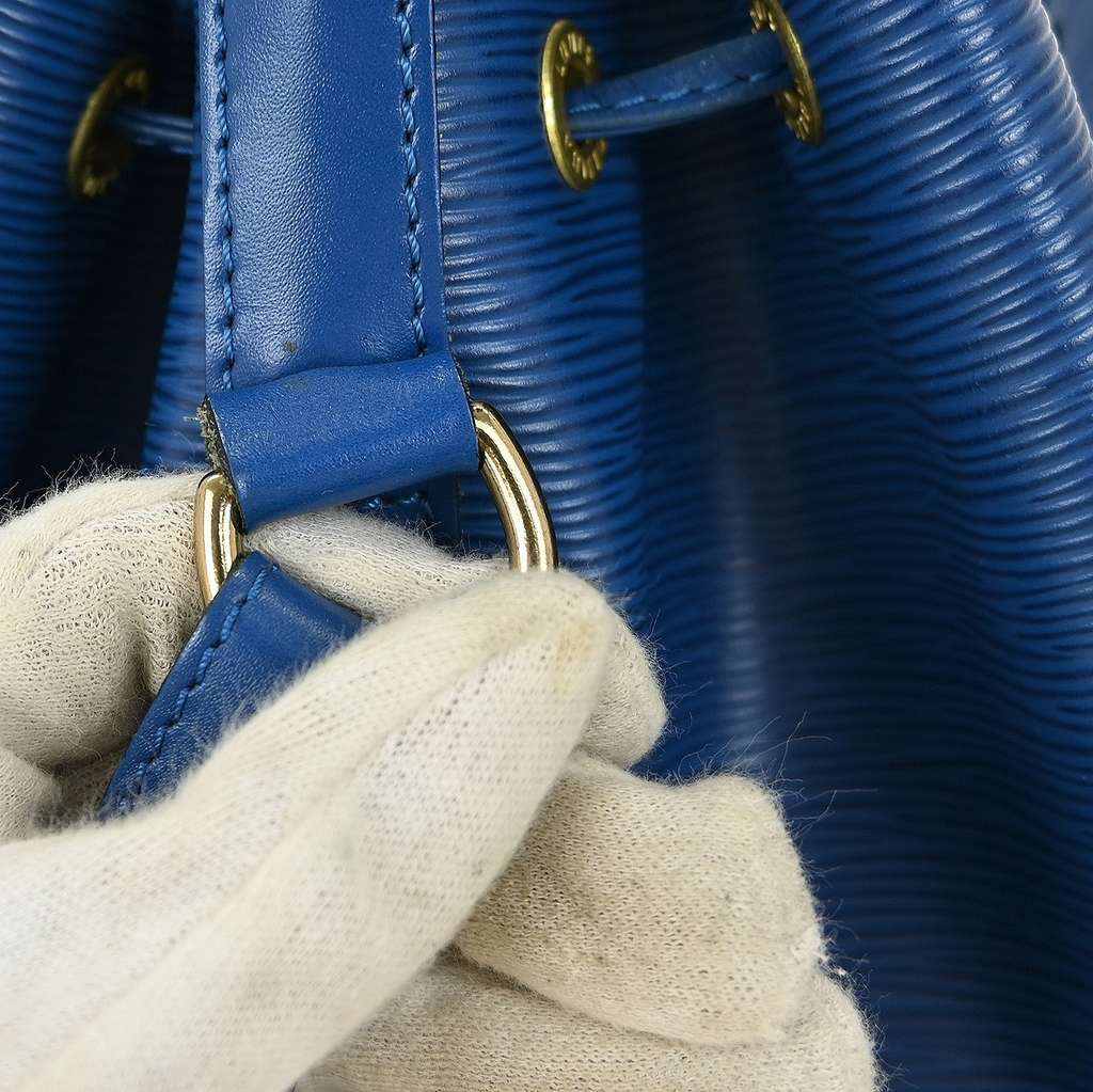 Louis Vuitton Noe Handbag Blue Leather Good condition - Box View